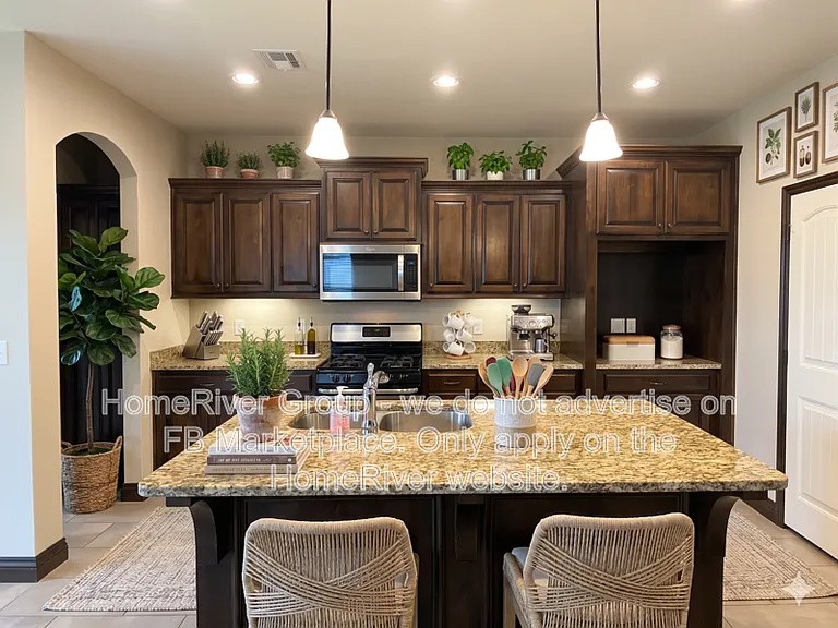 9409 NW 89th St — Photo 3