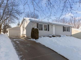 219 42nd Ave NW, Rochester, MN 55901