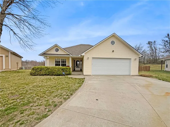 811 N Cloverdale Ct, Independence, MO 64056