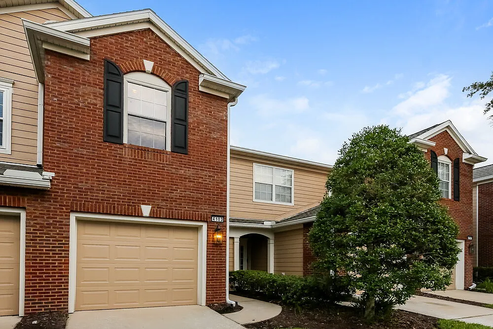 3 bed, 2.5 bath, 1728 sqft, $1,890 — Photo 4