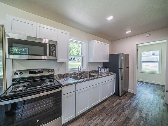 5th image of 29501 Maplewood Rd