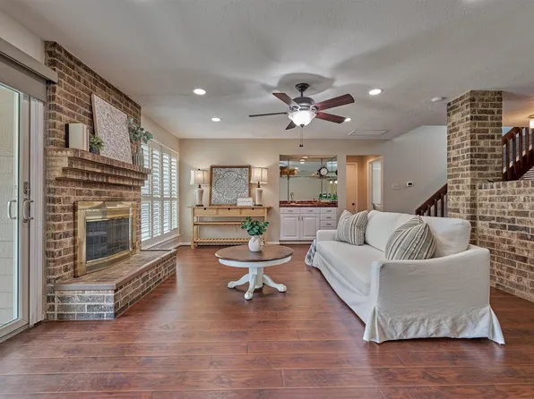 5823 Fair Forest Dr, Houston, TX 77088