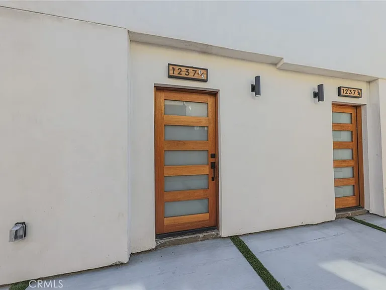 1237 N Orange Dr #B — Photo 5