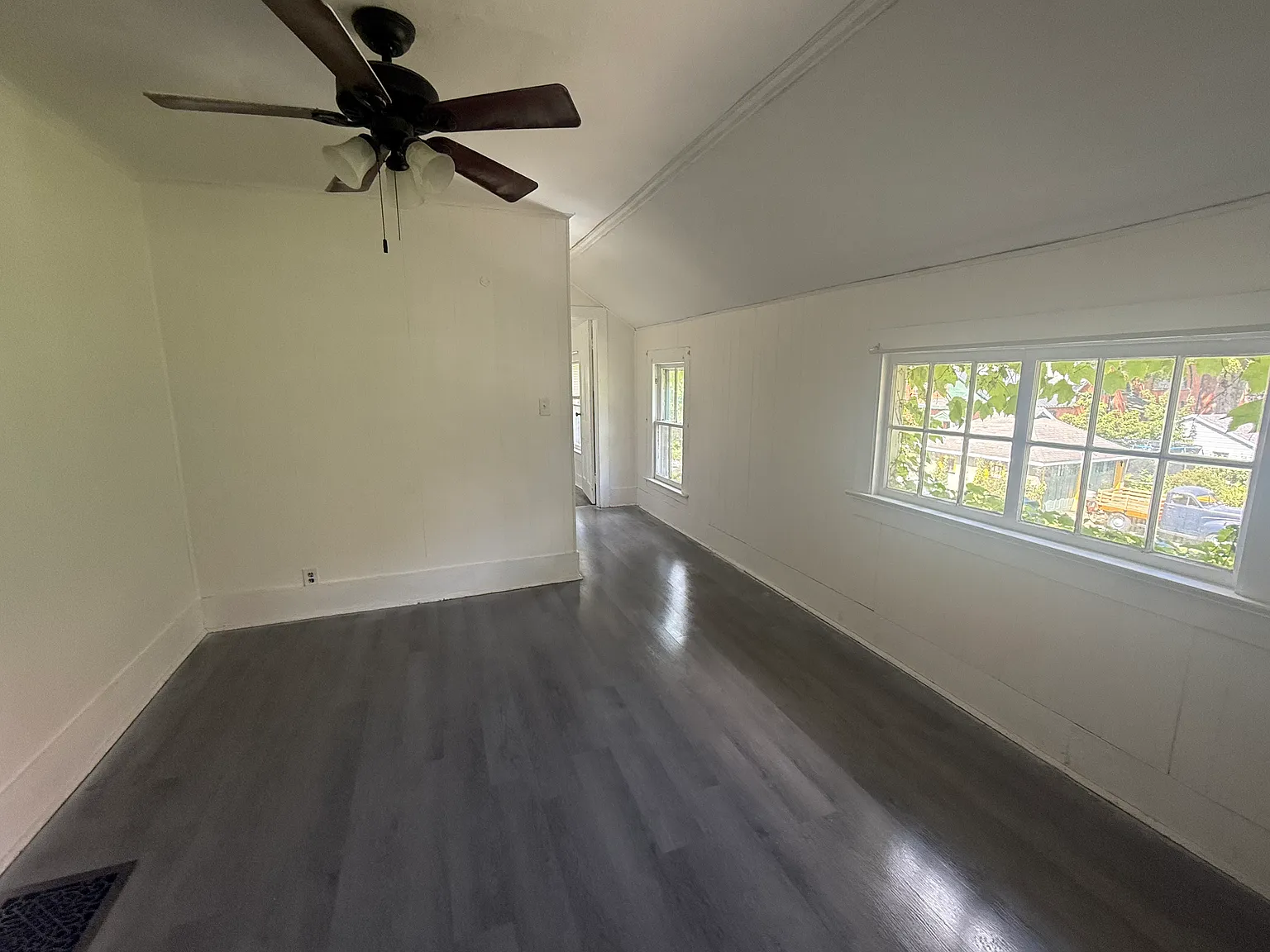 1 bed, $930 — Photo 2