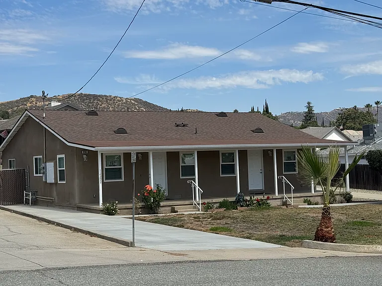 12395 Douglas St — Photo 3