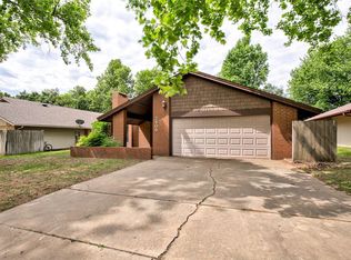 2806 Haystack Ln, Enid, OK 73703