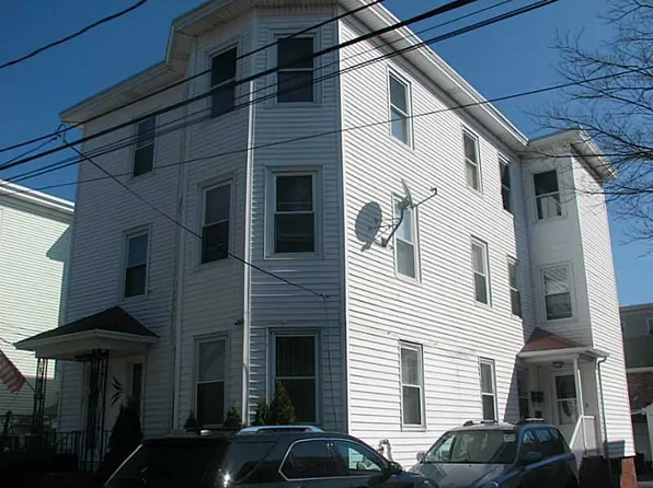 13 Aiken St, Pawtucket, RI 02861