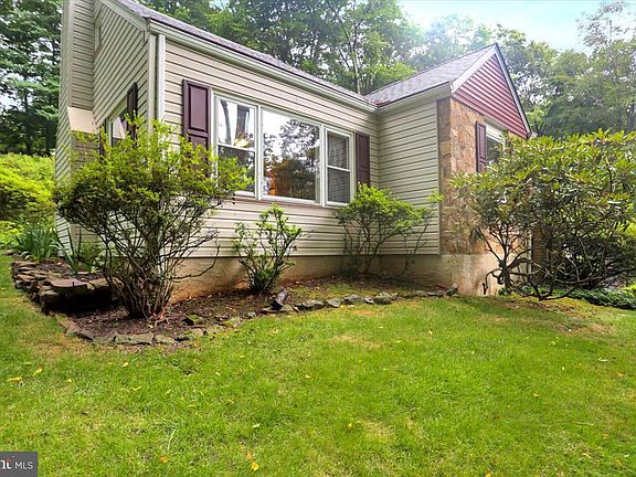 2nd image of 770 Almshouse Rd