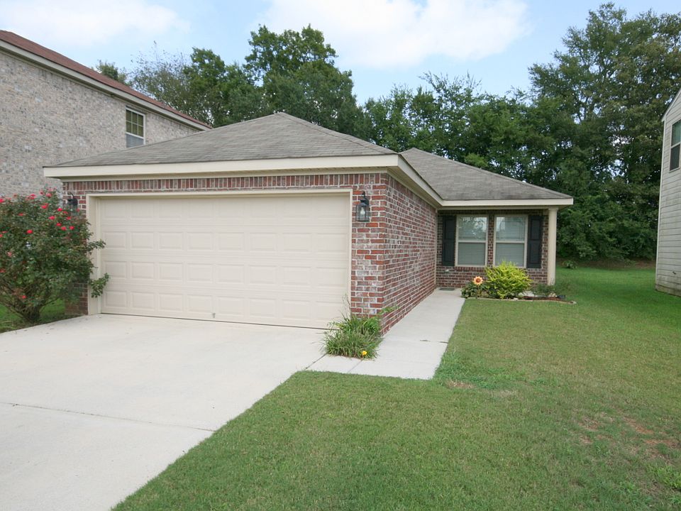 1st image of 225 Bermuda Lakes Dr
