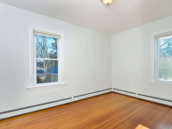 5th image of 181 Camp St #1R
