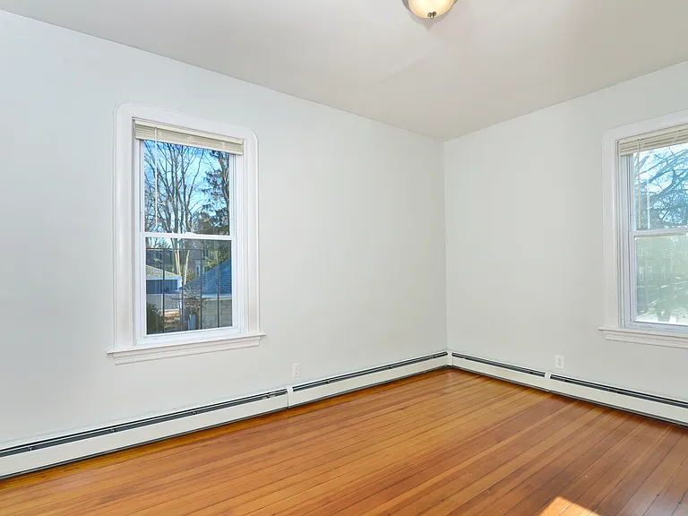 181 Camp St #1R — Photo 5