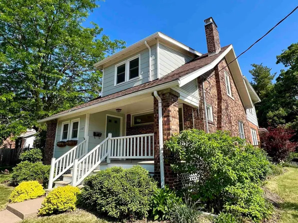 1107 E Broadway Ave, Fairfield, IA 52556