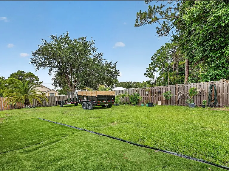 1571 SW Hunnicut Port St — Photo 13