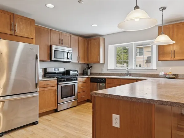 6 Bates St #B, Devens, MA 01434