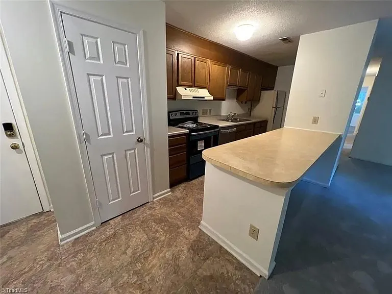 2332 W Vandalia Rd — Photo 8