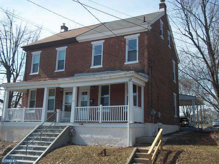 1st image of 609 Glasgow St
