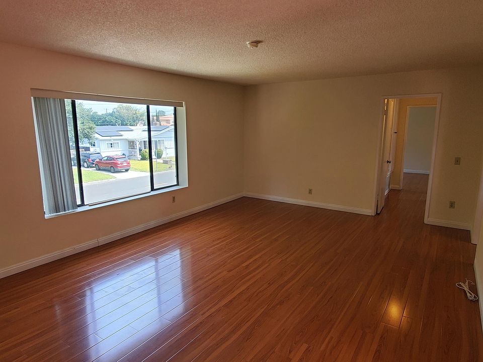 1st image of 9924 Woodruff Ave