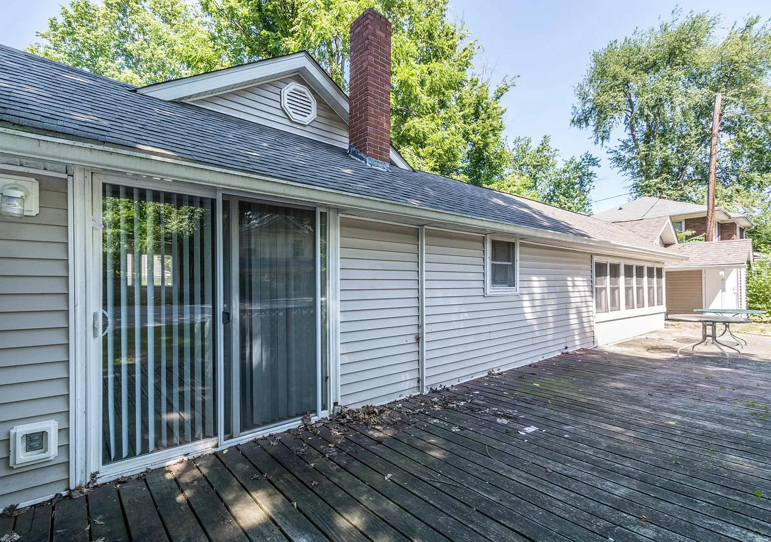 3 Bed 2 Bath House Available for 2027! — Photo 2