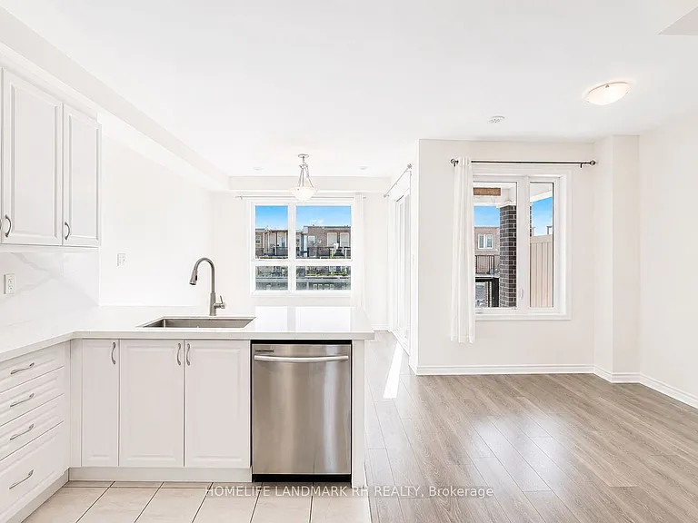 19 Edward Lennox St — Photo 6