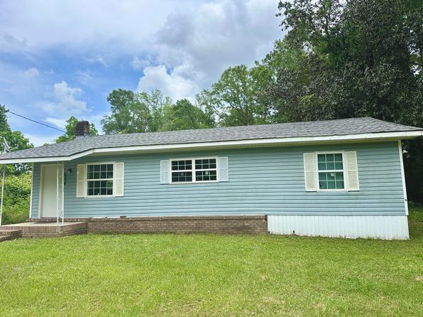 216 Magnolia Ave, Mc Lain, MS 39456