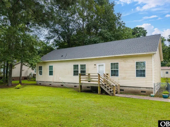 824 Fernando St, Manteo, NC 27954