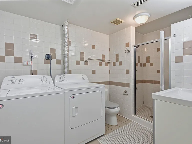 4915 Powell Rd — Photo 19