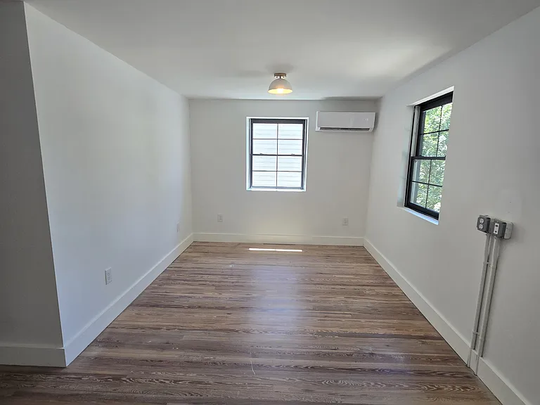 1401 Charles St #B — Photo 15
