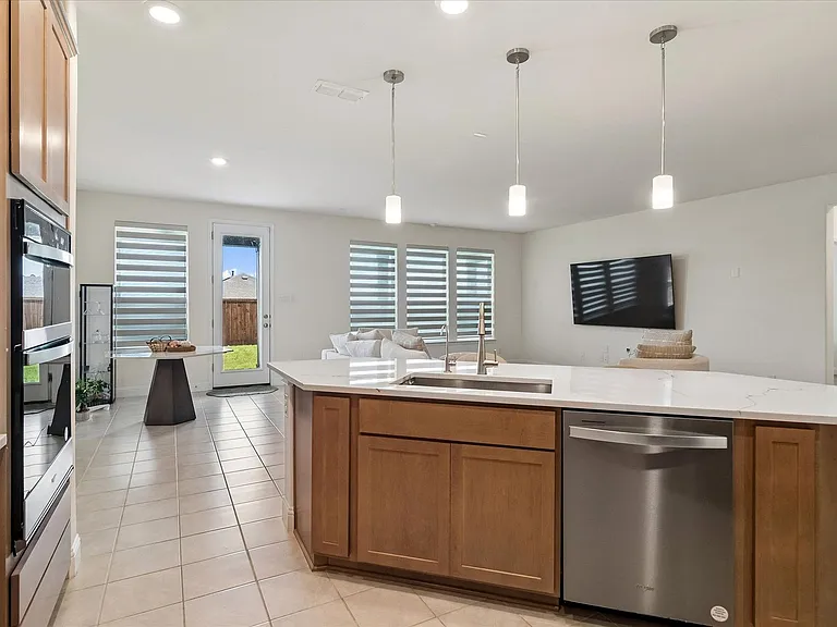 933 Brock Dr — Photo 10