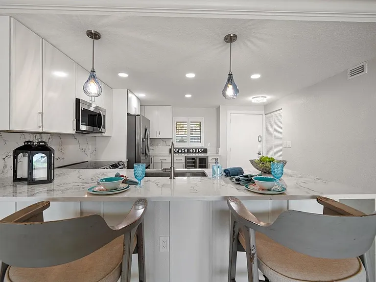 825 S Gulfview Blvd #104 — Photo 6