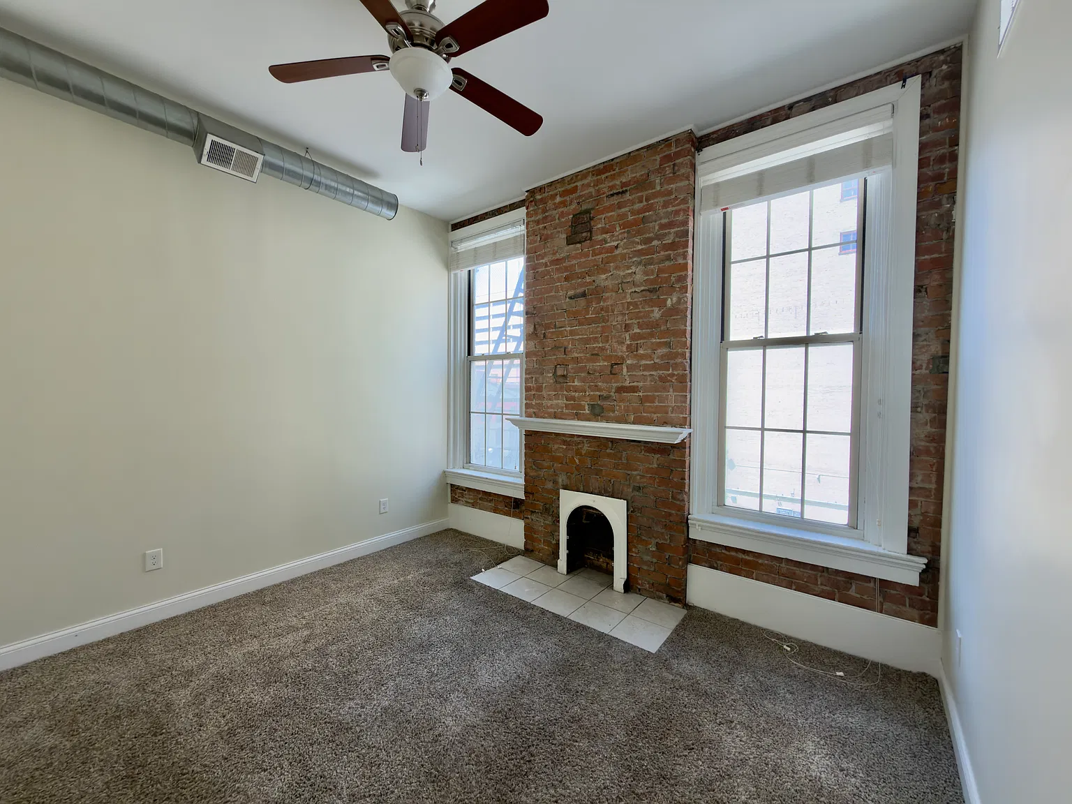 2 bed, 850 sqft, $1,800 — Photo 2