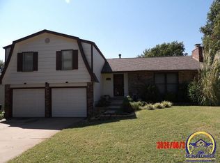3213 SW Kent St, Topeka, KS 66614
