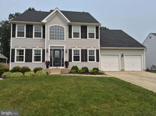 13 Wye Mill Dr, Sicklerville, NJ 08081