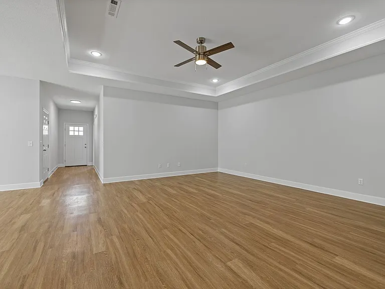132 Wingate Ave — Photo 9