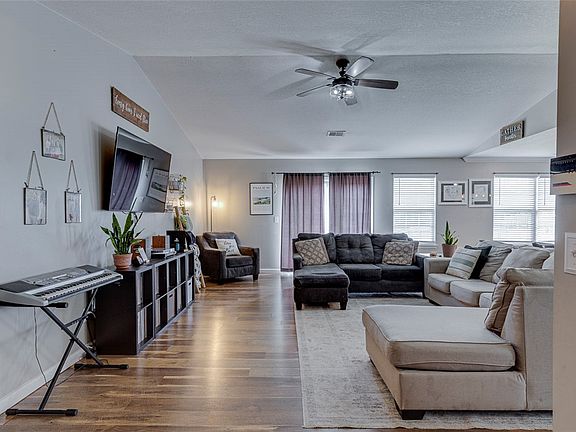 4th image of 117 Soren Ln