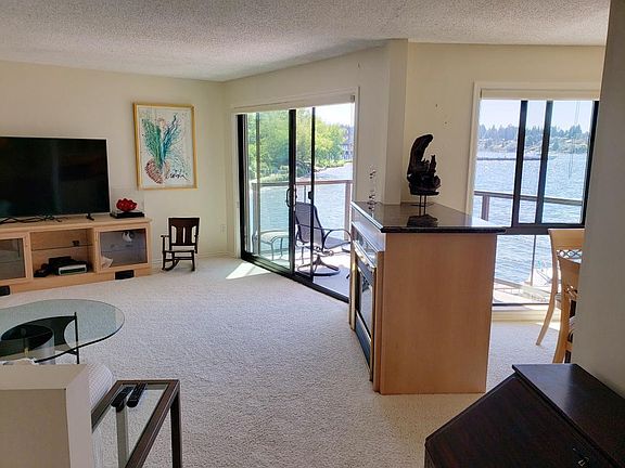 3rd image of 5535 Lake Washington Blvd #206