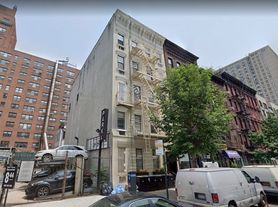 213 E 26th St