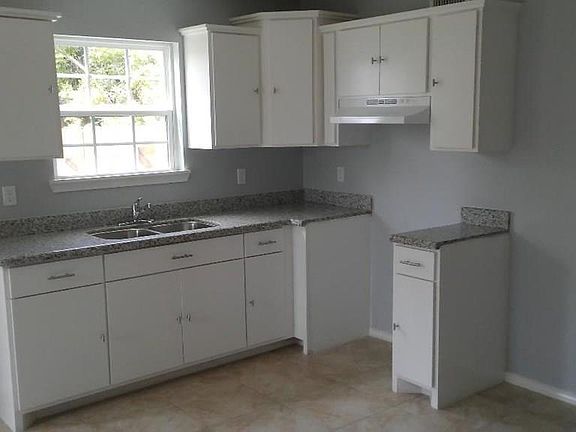 5th image of 1618 Polk St