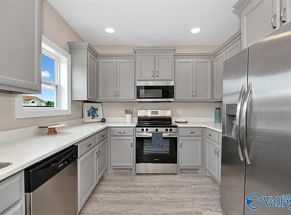 4th image of 3111 SW Ivy Ave #2B