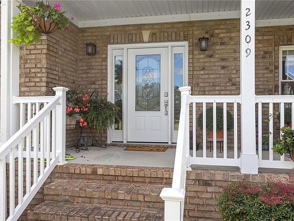 5th image of 2309 Valle Rio Way