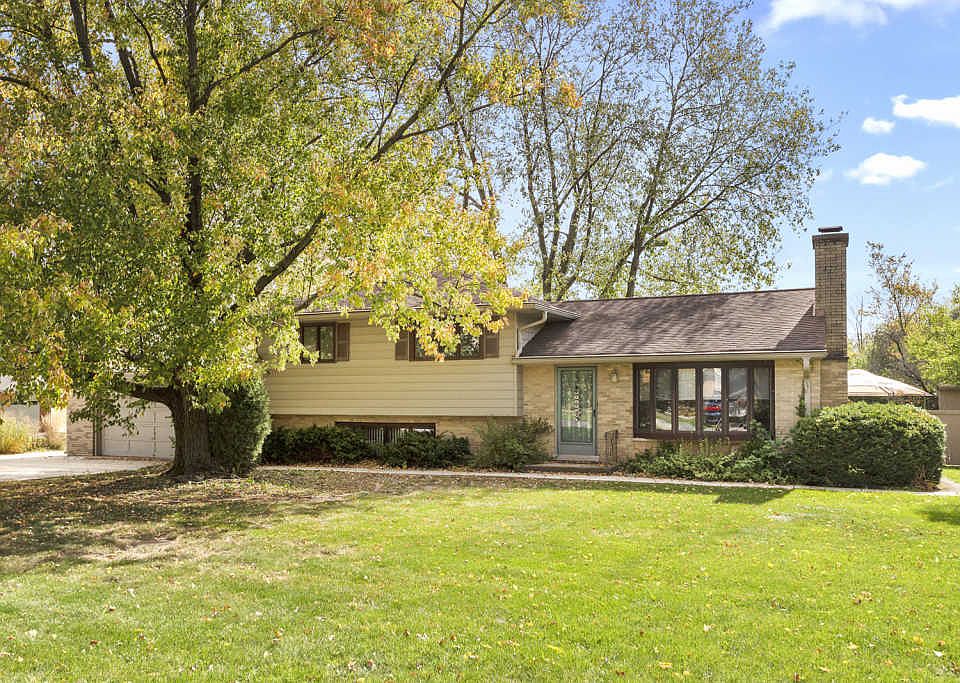 1st image of 25W201 Highview Dr