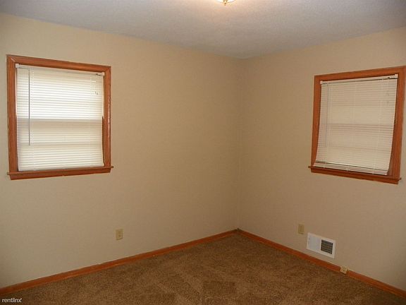 4th image of 1426 Parkview Ln NE