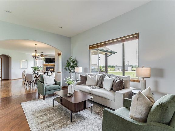 4th image of 8015 S Butterfly Ct