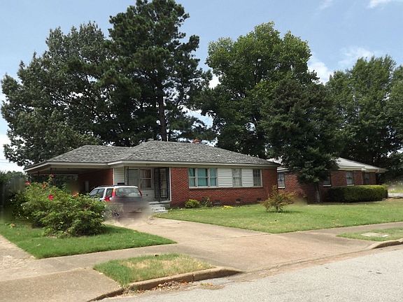 3rd image of 957 Dwyer St