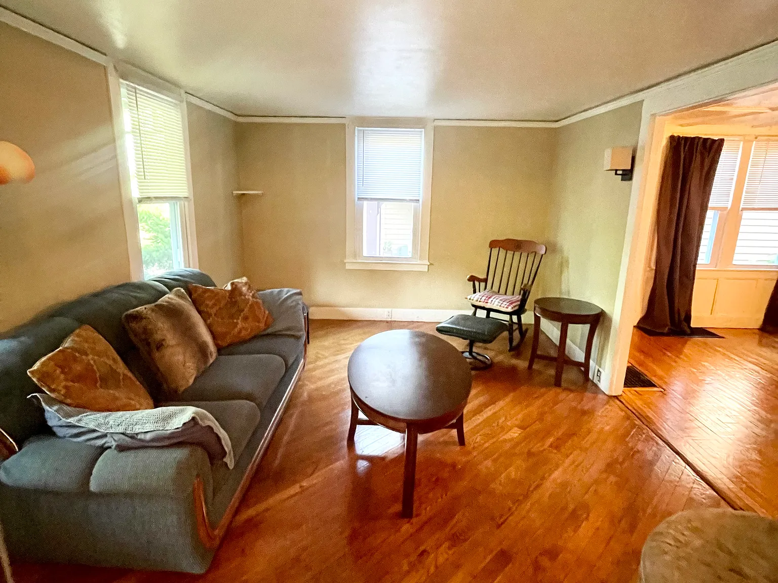 4 bed, 1.5 bath, 1603 sqft, $950 — Photo 2