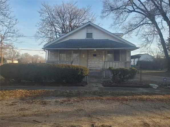 1911 Piggott Ave, East Saint Louis, IL 62207