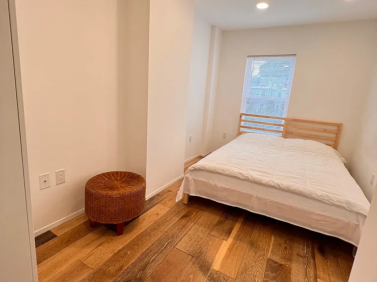 282 6th St #1 — Photo 9