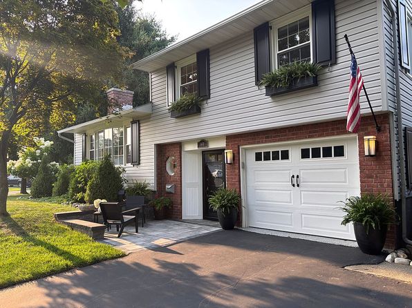 60 Carson Rd