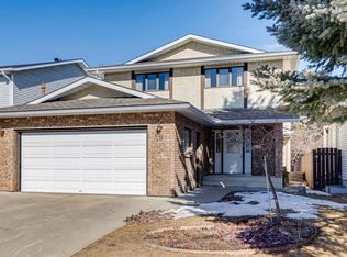 68 S Woodstock Rd SW, Calgary, AB T2W5W2