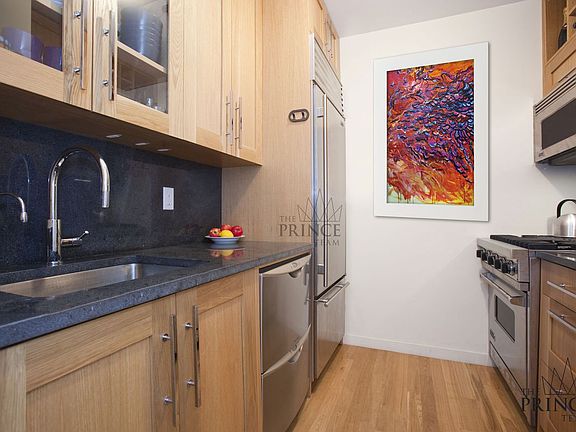 3rd image of 88 Greenwich St APT 719