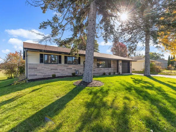 1858 East DRIVE, East Troy, WI 53120